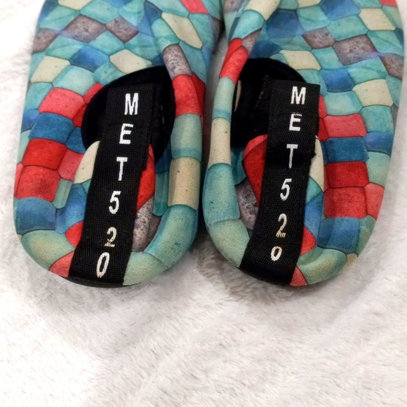 Womens water shoes. - Picture 4 of 4